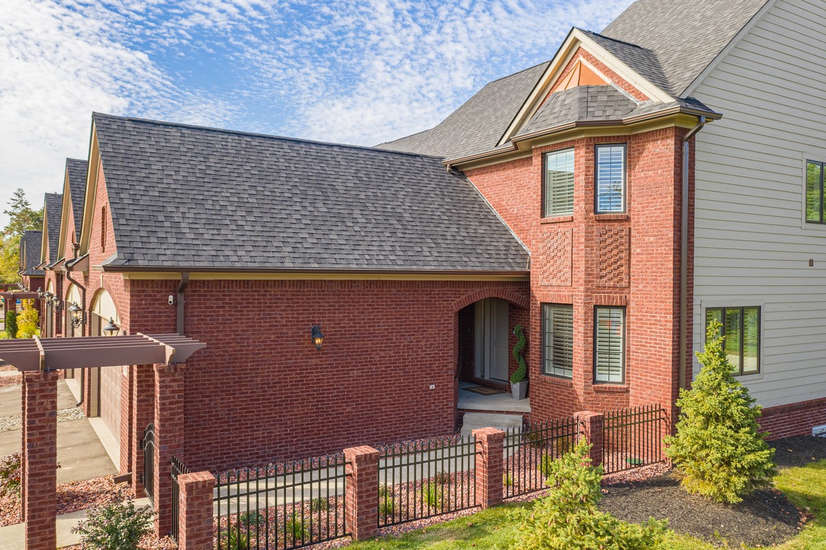 Paul Anthony Homes NEIGHBORHOODS Peninsula Condominiums
