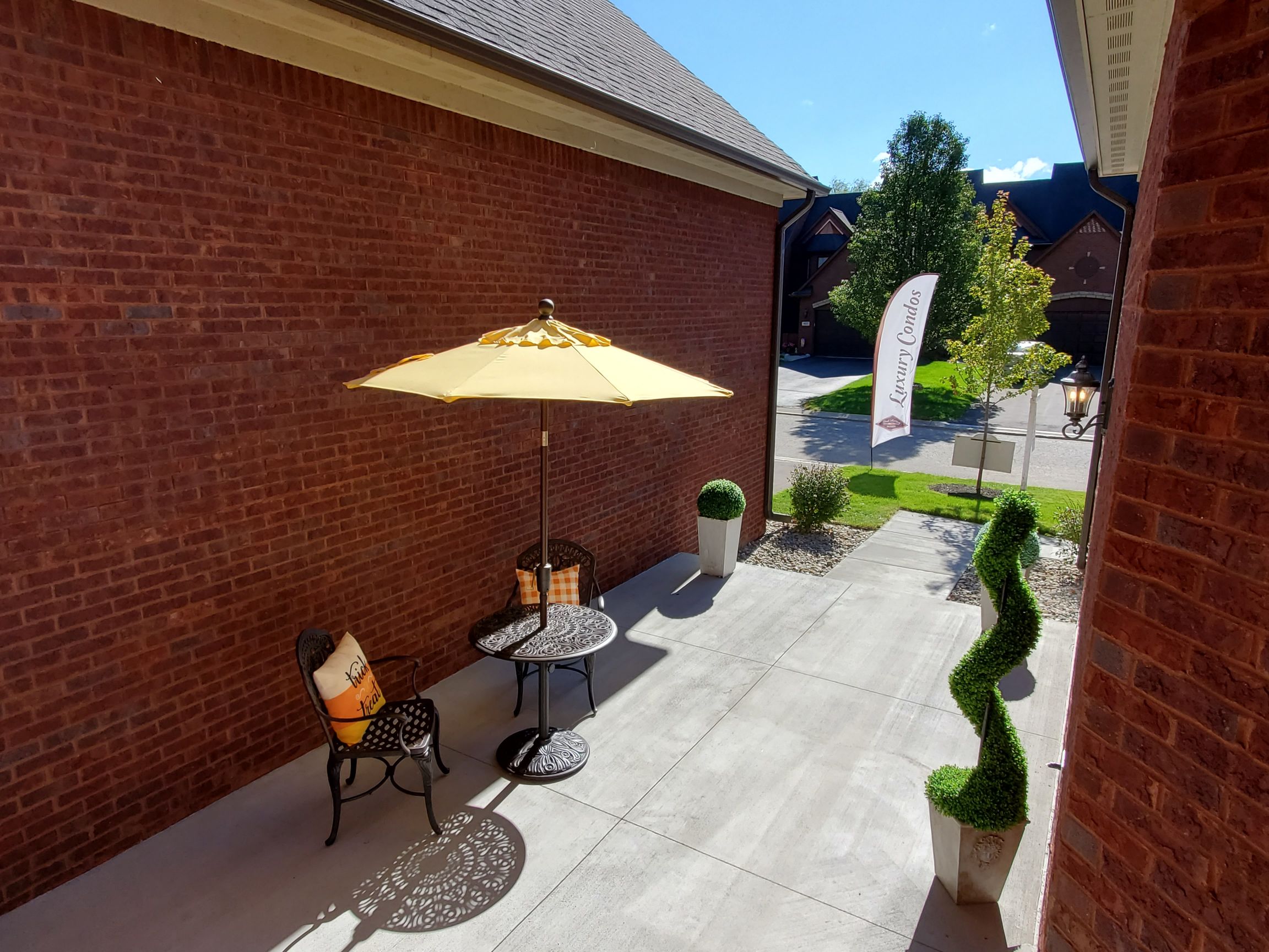 Paul Anthony Homes NEIGHBORHOODS Peninsula Condominiums